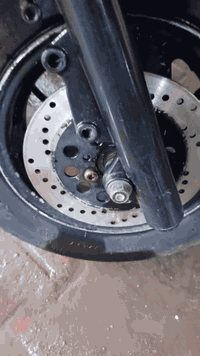 دراجات للبيع  استعمال قليل  ماكس ثعلب  السرعة 140  لون الرصاصي سعرها 5...