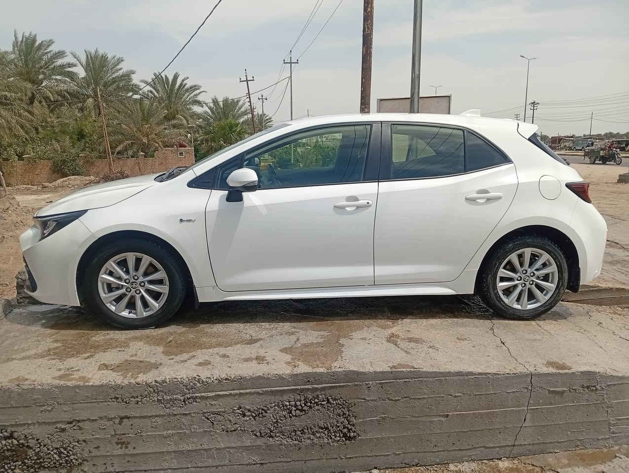 سياره كورله هايبرد وارد ياباني اصل محور شركه جديده سياره  ماشيه 4الف كيلو زيرو موديل 2025 مرقم باسمي  سعر 125قفل  *********** واساب
