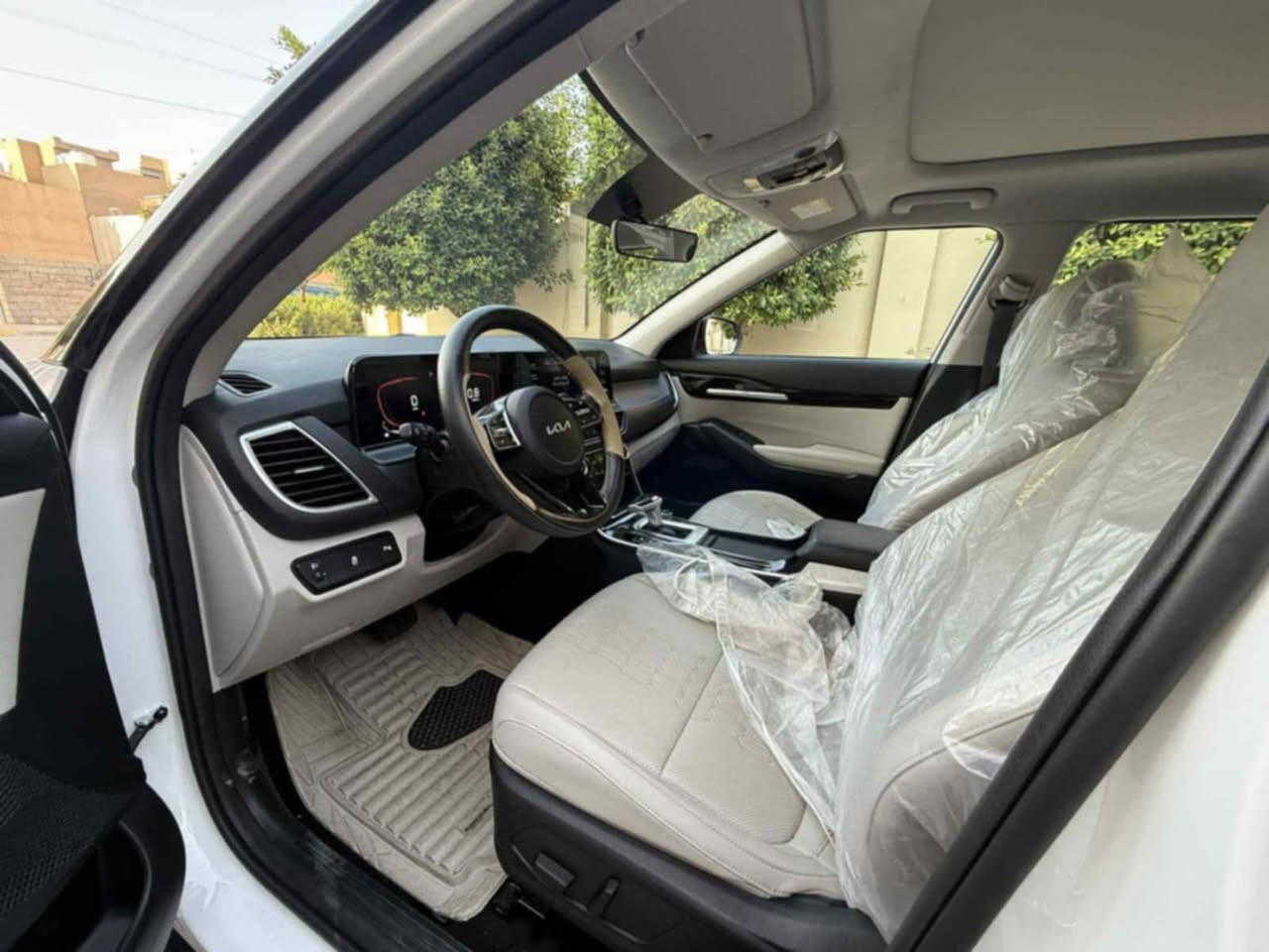 سيلتوز موديل 2024خليجي مكفوله فقط بيه بارد فول مواصفات تو كلر لونين
بصمه تشغيل
ابواب بصمه
مقاعد جلد
داخل ابيض
مقاعد تدفئه وتبريد
بانوراما
تبريد قطعتين
فول بعد شتريد بيه
بيه بارد بلبنيد اقل شبر فقط سياره كفاله سعرها 170) وبيه مجال
مكانه ديالى (***********) واتساب او تصال
