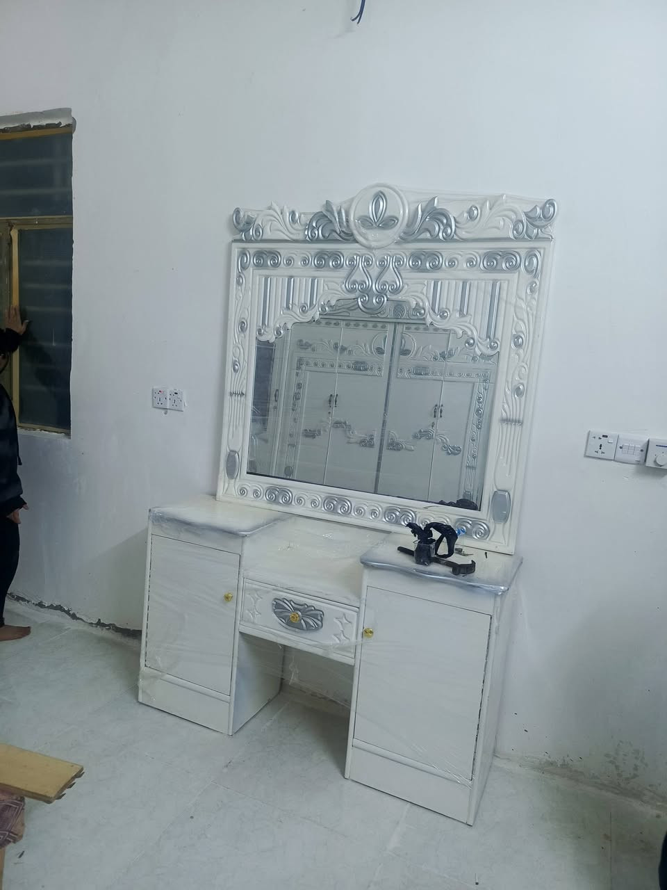 سلام عليكم غرفه نوم مستخدمه البيع سعره 850وبيه مجال***********
