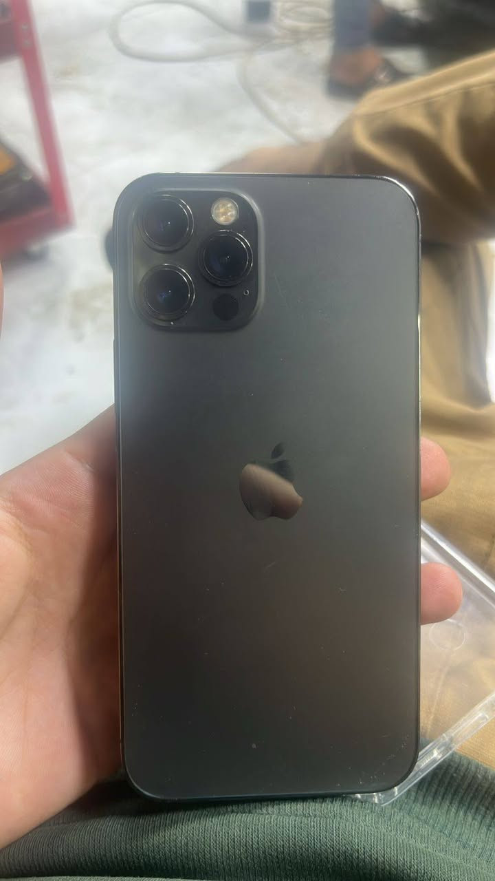 12برو
٢٥٦
 شاشه اصليه من ابل 
بطاريته /100
الجهاز كله نضيف وشغال 
السعر/270
***********
مكان/غالبيه/هبهب
