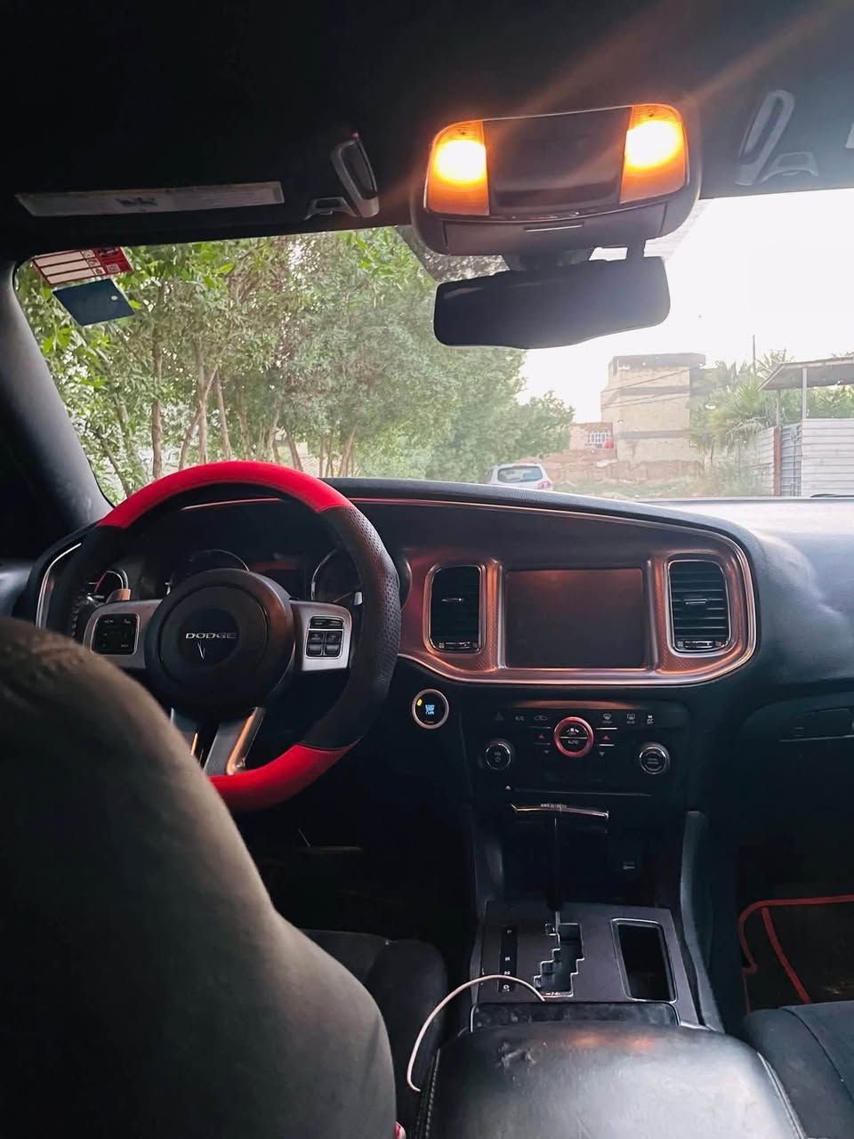 السلام عليكم جارجر هيمي V8 🚀 للبيع او مراوس
سنة الصنع //2014 اصل 
المواصفات! المكان بابل 
1/شاشة كبيره 
2/تحكم ستيرن 
3/تشغيل عن بعد
4/كشن كهرباء 
5/كشنات هيتر 
6/ تخم تاير 
7/ باتري جديد +دينمو جديد
8/كزوزات طرب اصلي موبر 
ملاحظة:، ⁉️حادث السيارة مرفق مع المنشور 
السيارة جاهزه كير محرك أكسل كفاله 
حدادية جديده 
الي يحب متواجد خاص او اتصال  وعيوني تشلعهن 
*********** هاشمية, بابل
