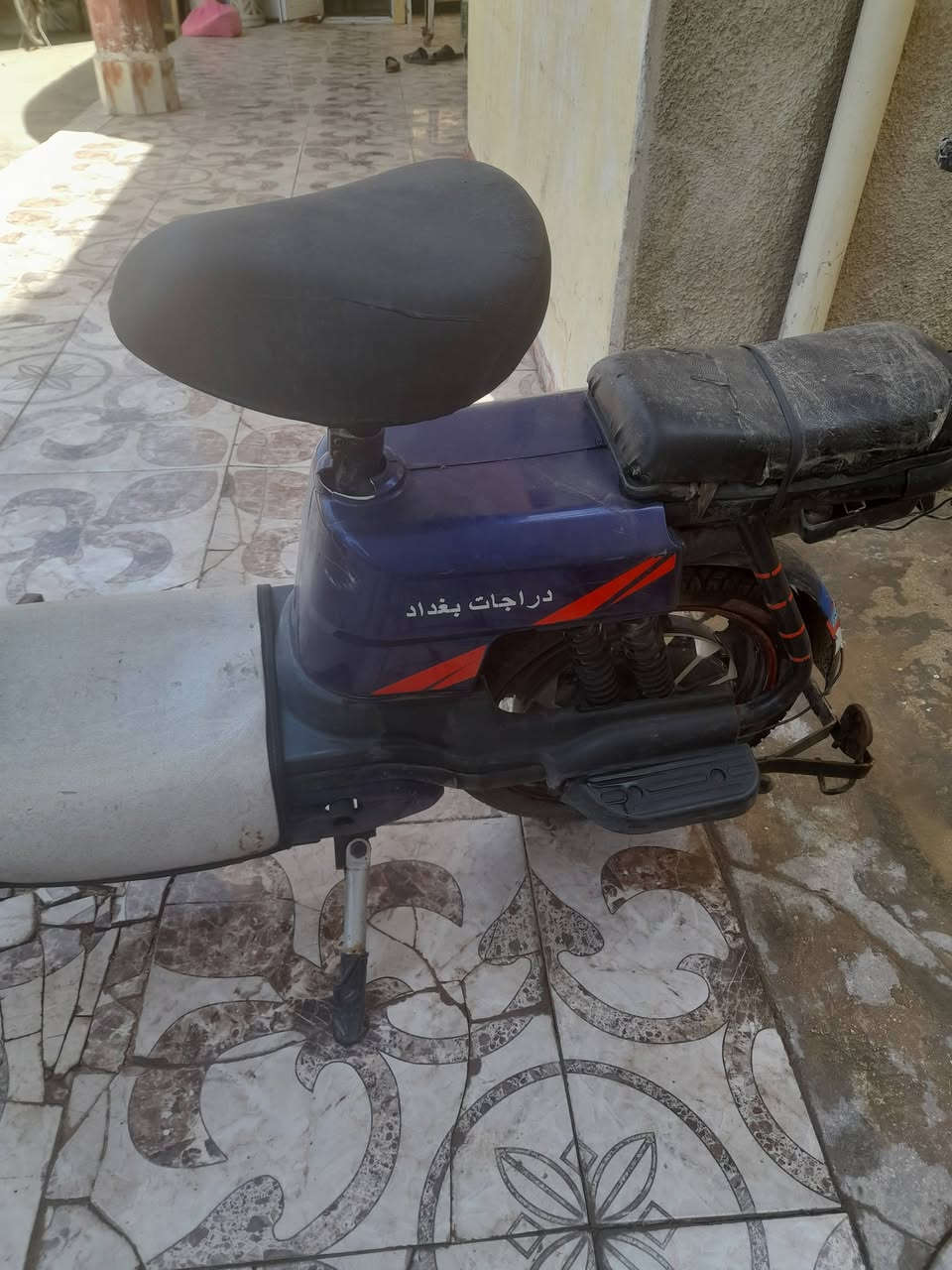 دراجه حجم ١٨ نظيفه بدون بطاريات بس حطلها بطاريات تشتغل ١٠٠ وبيها مجال مكاني الزعفرانيه ***********
