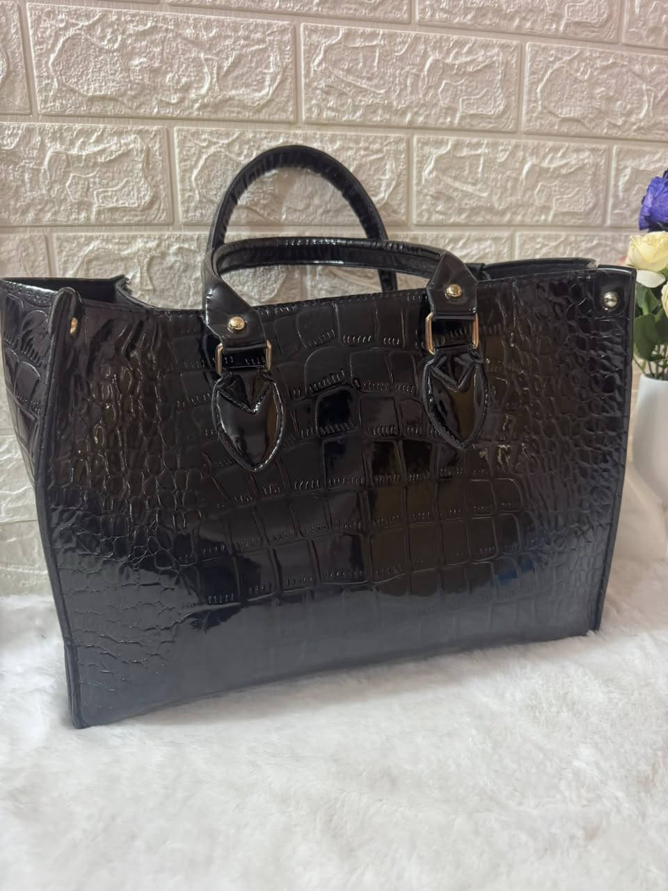 حقيبة 👜
حجم كبير وجلدها طري كلش 
تفيد للي عدها دوام وكتب او تفيد للي عدها طفل
السعر ١٥ الف 
متوفر خدمة توصيل 🚚 داخل كربلاء وخارجها


**إذا كنت صاحب هذا الإعلان وتريد حذفه لأي سبب، رجاءا أرسل رسالة إلى الدعم الفني**