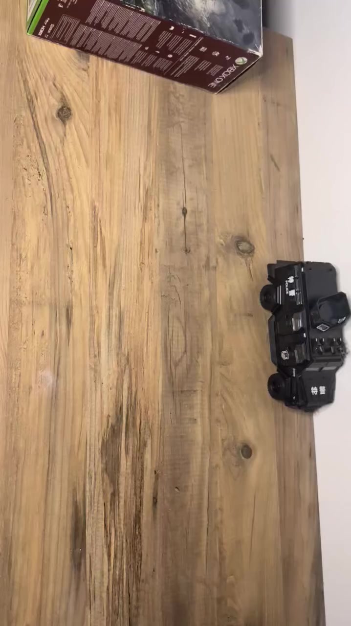 للبيع اكس بوكس وان اس باندل نسخة نادرة جداً. شحجيلكم عن القطعه نضافة 100/100 ممستخدمة ابد مضمومة كارتونه كامل وحت قرص وحت حساب ويا من الشركة وستاند ومساحة 2T جهاز روعة شخط مابي اطيك ضمان مدى العمر سعره 265 للأتصال *********** كارتون مطابق وبعده بجياسة الشركة الصور تحجي
