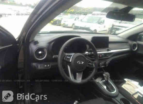 السلام عليكم … من رخصة الادمن 
كيا فورتي 2020 وارد امريكي للبيع فقط بدون مراوس 
مواصفات نص فول المعروفة 
حادث جامغ عكس السايق وبنيد بدون ايرباك صور الحادث مرفقة بالمنشور 
ماشية 54 الف مايل 
بيها ضربة خفيفة باب السايق هنا بالعراق وبيها ملاحظات قليلة بالگشر 
گير cvt محرك ٢٠٠٠ دوش ونضيفة وتراي وين متريد 
تخم تاير جديد قبل يومين شديتة 
رقم دهوك الالماني ورقمها حلو تحويل باسم المشتري 
مكاني بغداد البلديات قرب الامن العامة 
السعر ١٢٥ ورقة وبيها مجال بسيط حگ الجية 
للاستفسار *********** واتس اب واتصال 
غير متواجد ع الفيس
