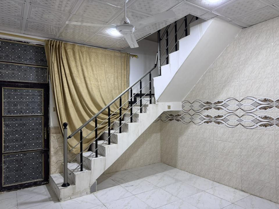 دار للبيع في النجف زراعي 50م  جديد
مقابل قرية الغدير عمود 327 المنطقه كلها تبليط وخدمات  كامله

يحتوي الدار على غرفة نوم وصاله ومطبخ مزدوج وصحيات 

الدار جاهز للسكن كونكريت اساس وسقف 

كهربائيات كامله مراوح انارة داخلية خارجبه  خط مولد ووطني خط ماء تأسيس ماء تناكي سخان مغسلة خلاطات  .. جاهز للسكن

السعر25 مليون

للاستفسار ***********
