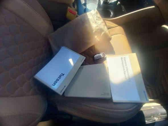 السلام عليكم توسان خليجيه ماشيه 92,000 بها ربع بنين صبغ وشاملغ الايمن بها طخه باليمنت سعر 180 مال بيع شركه القاصد *********** موديل 19
