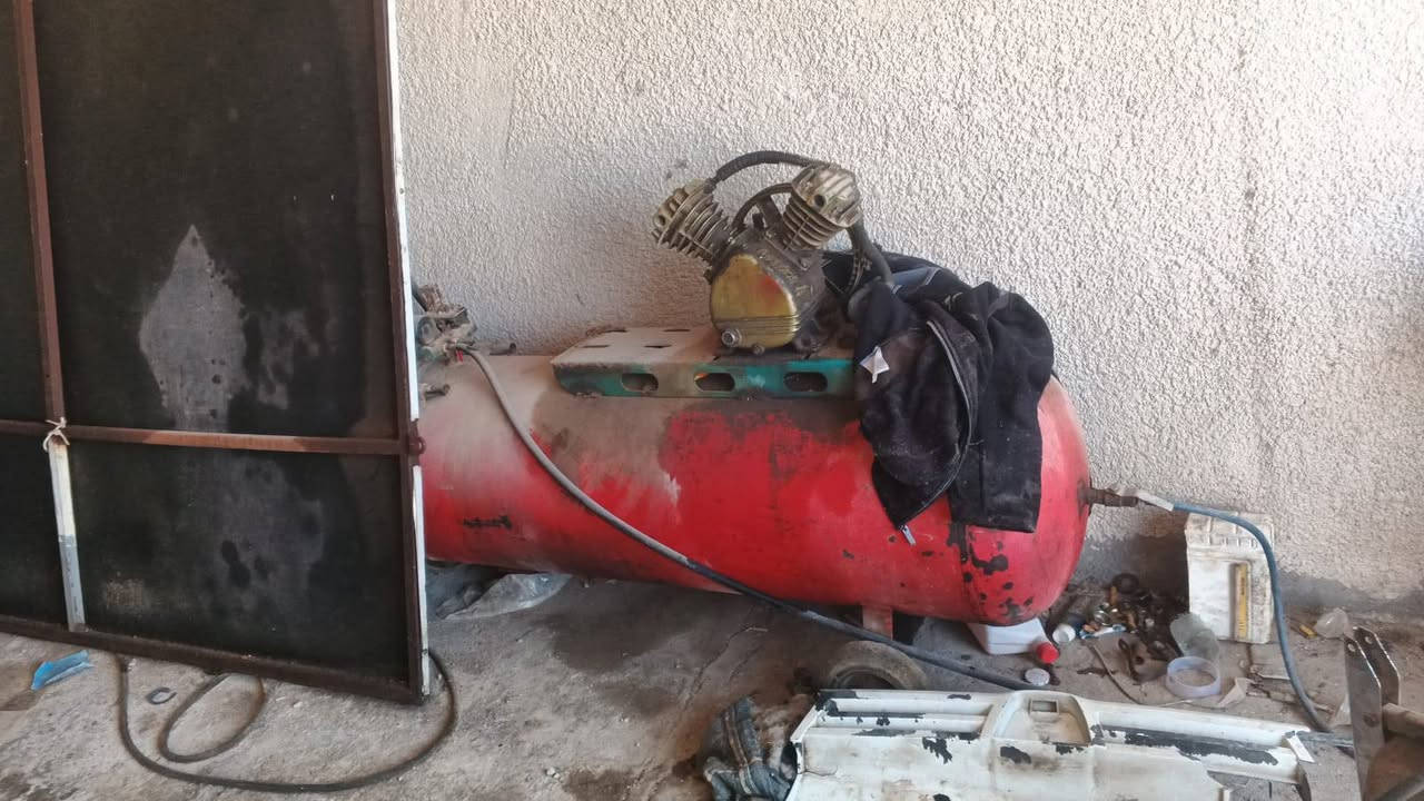 السلام عليكم
غراض محل للبيع 
مكاني نجف 
***********

