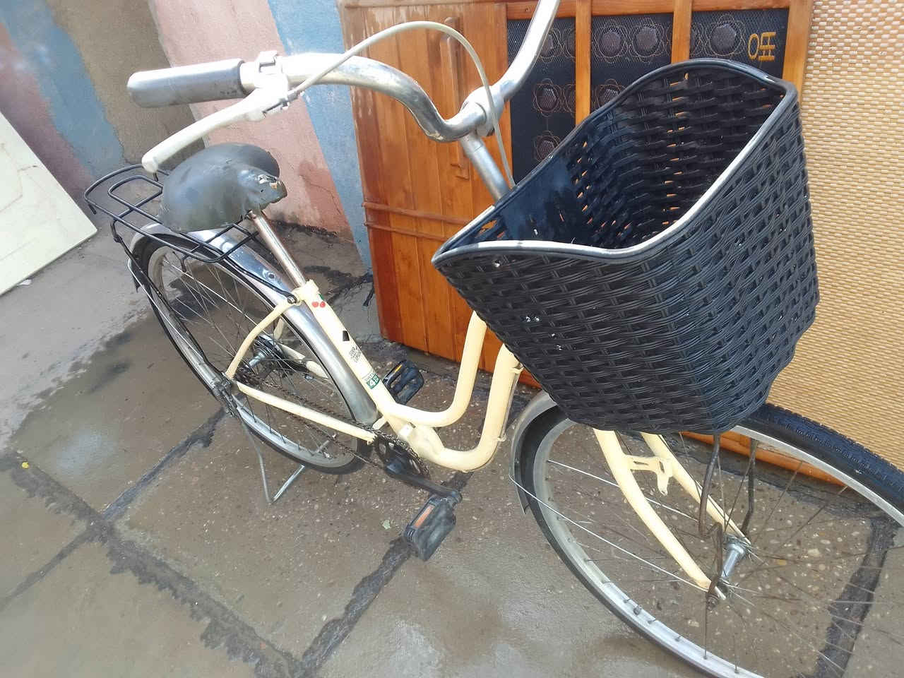 حجم26السعر30لبايسكل مصبوغ ولويل لخلفي بي عواج077196889


**إذا كنت صاحب هذا الإعلان وتريد حذفه لأي سبب، رجاءا أرسل رسالة إلى الدعم الفني**