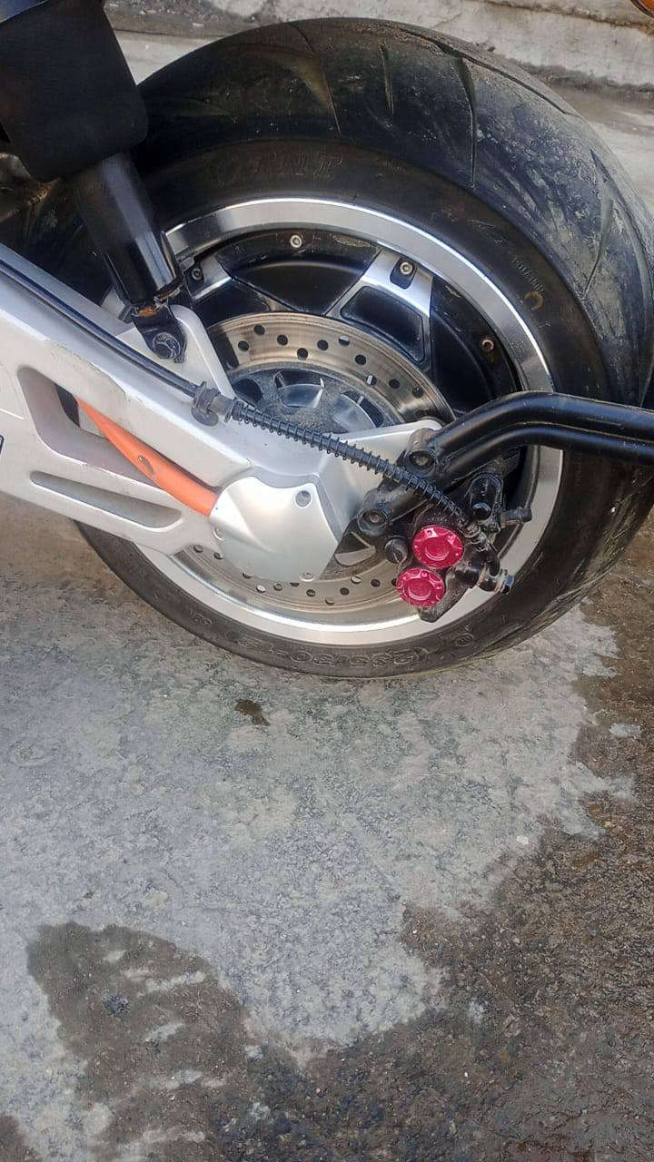 كاسه  باتري حجم جبير صار يومين من مشتريهم جديد ملف 5000الف 
كشن كهربائي
جك كهربائي 
دراجه بحاله الوكاله السعر مليون ومئتين
***********0
حي اور بشارع ابو عبير
