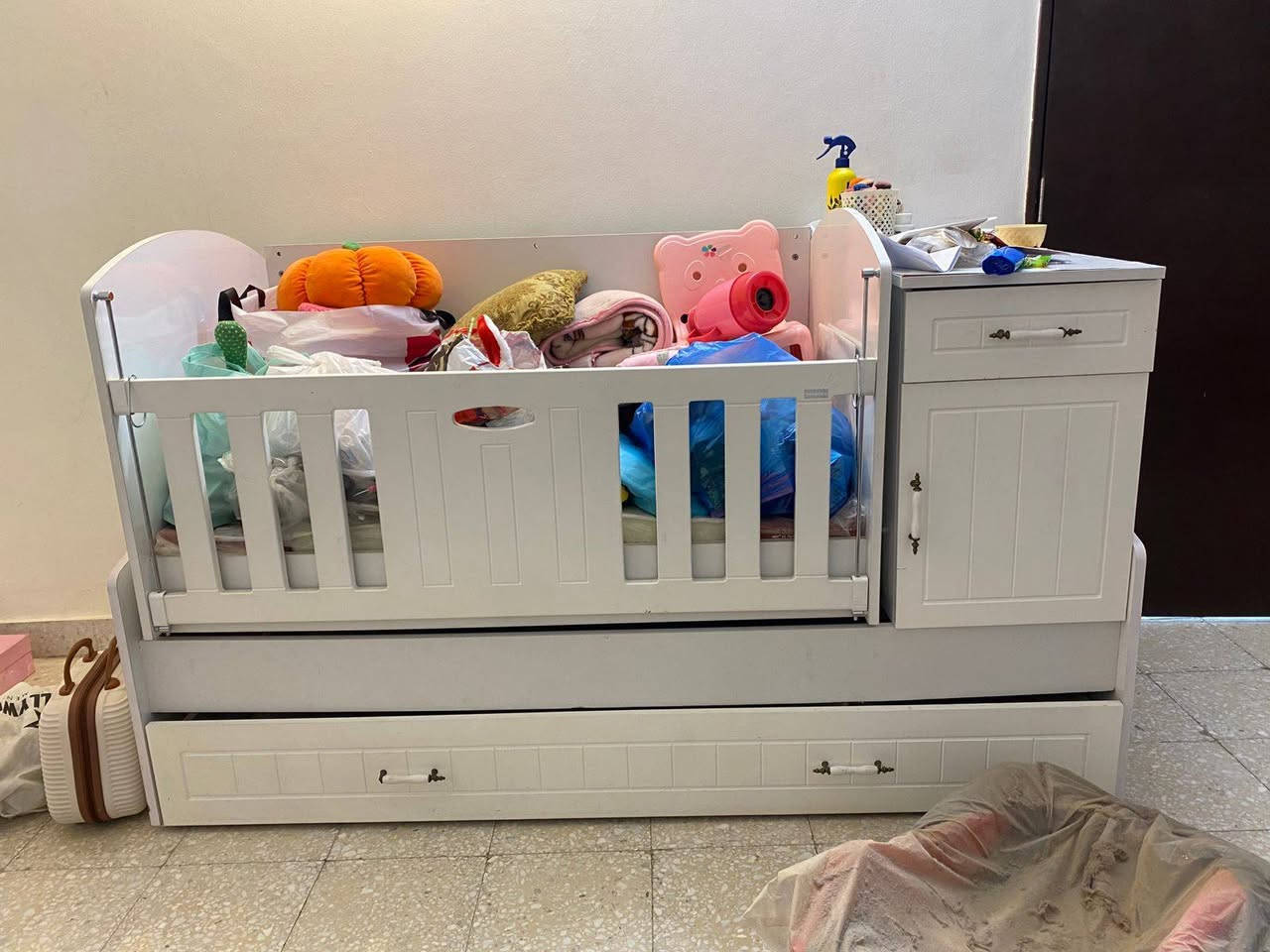 جربايه اطفال لحد ٨ سنوات مامستخدمة ولا دقيقه الله يشهد شلت وماعندي مكان ١٢٥ الف الكله وياها
***********
