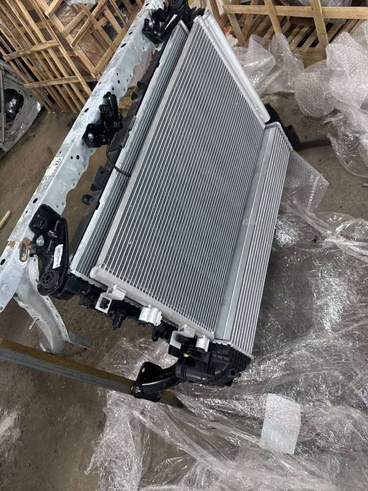 السلام عليكم 
متوفر طبكة كاملة راديترات مكينة 4 سلندر 2.0L 
Xt4 Xt5 Xt6 
موديل 2020-2025 
***********
