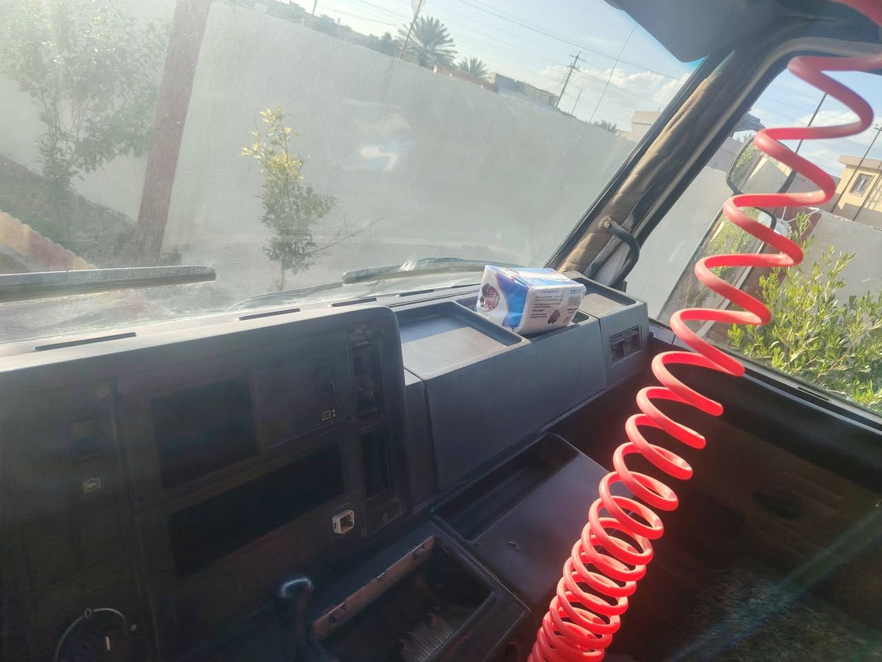 كلابه جاهزه للعمل 
محرك كير جديد
رقم صلاح الدين
السعر 100 شده
المكان قريه الاجمسه
***********
