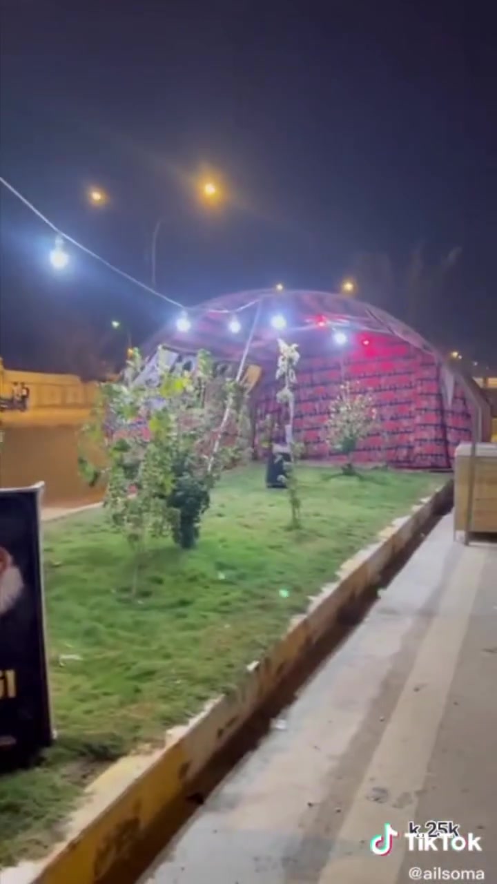 سلام عليكم جادر كامل مكمل 4 شبات حديد كاملات مابيهن اي نقص فقط اذا تريد تصبغهن. وجادر مثل ما موضح بلفديو نضافه 60 بلميه لن قديم شويه ويرادله ترتيب وخياطه. شباب سعره 250 قفل ارجع واكول حديد كامل وجادر فقط. *********** 
***********
