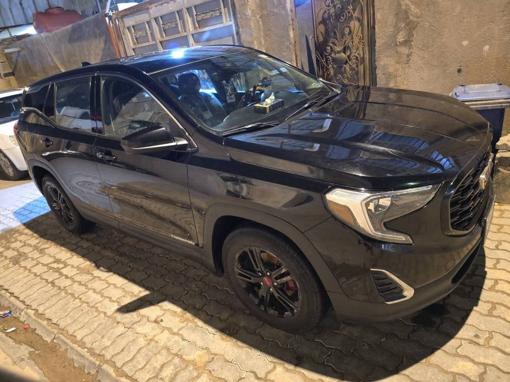 سلام عليكم جمسي تيران 2020 كفاله عامة من الضربه والتبديل والصبغ ماعدا ملاحظات بسيطه تكحيلات السيارة كير محرك خير من الله توه مسوي الها ادامة كامله السيارة مواصفات SLE بصمة تشغيل عن بعد اربع بصمات أبواب  تحكمات استيرن شاشه كار بلاي كاميرا رادار امامي مانع تصادم السيارة هواي بيها مواصفات السيارة مال جناي وللبيت ونظيفه حدادية وزوج تايرات جدد السيارة سعرها 160 وبيها مجال قليل السيارة ماناقصها شي شغل وسافر محركها 1500 تيربو عندي سونار حديث للسيارة رقم بصرة شرط التحويل  عنوان البصرة الزبير حي العسكري  *********** الزبير, البصرة
