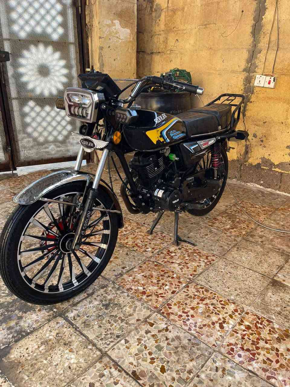 دراجة للبيع موديل 25دراجة فول مواصفات  دراجة اكتفل عشاير  من سرقة. الدراجة اوراقها ضاعن.    سعرها 650بيها مجال بصيط


**إذا كنت صاحب هذا الإعلان وتريد حذفه لأي سبب، رجاءا أرسل رسالة إلى الدعم الفني**