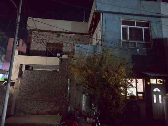 بيت للبيع توله فروش جانب مول مرواري مساحه150متر مربع (زراعي) مسجل بتطويب بناء طابقين عدد غرف نوم4
استقبال مطبخ حمام صحيات 3 عدد موقعه قريب شارع العام السعر 65مليون وبي مجال الاستفسار رقم الهاتف***********
