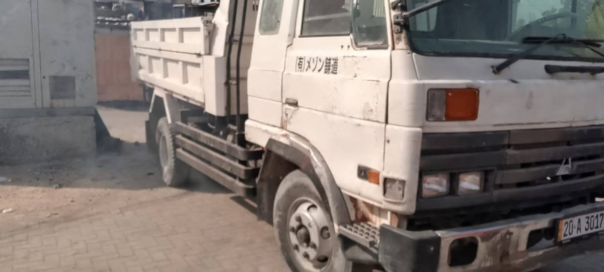 السلام عليكم نيسان كلابي 2طن بلادي   مكينه  بيه  بخار موديل 1992  رقم دولي ديالى  سنويه  جديده لسياره جاهزه  شاصي مكفول تخم تاير  لسعر 80 بيه مجال ***********
