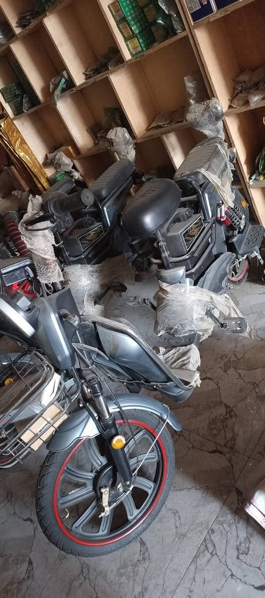 متاح باسكلات شحن زيرو جديد سعر 400 بالجمله بي 5 بطاريات وبي 4 // ***********

