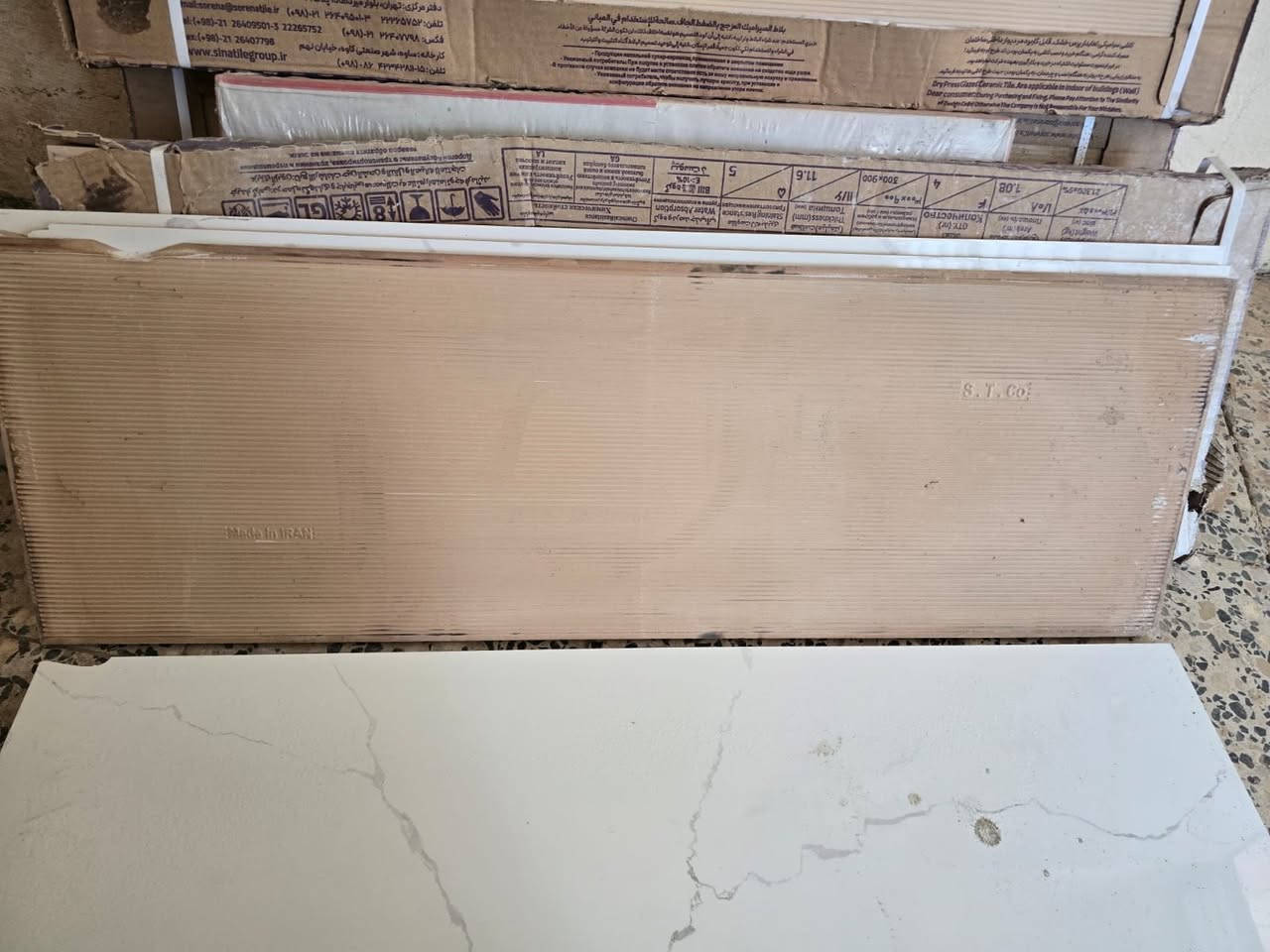 سيراميك للبيع 
الطول 90 سم 
٧٠ كارتون للاستفسار
***********
