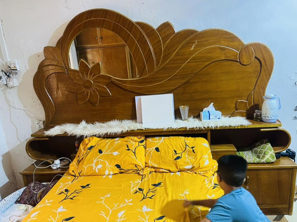 غرفه نوم نضيفه جدا خاليه من العيوب صاج ثقيل السعر425مجال قليل بعقوبة ***********

