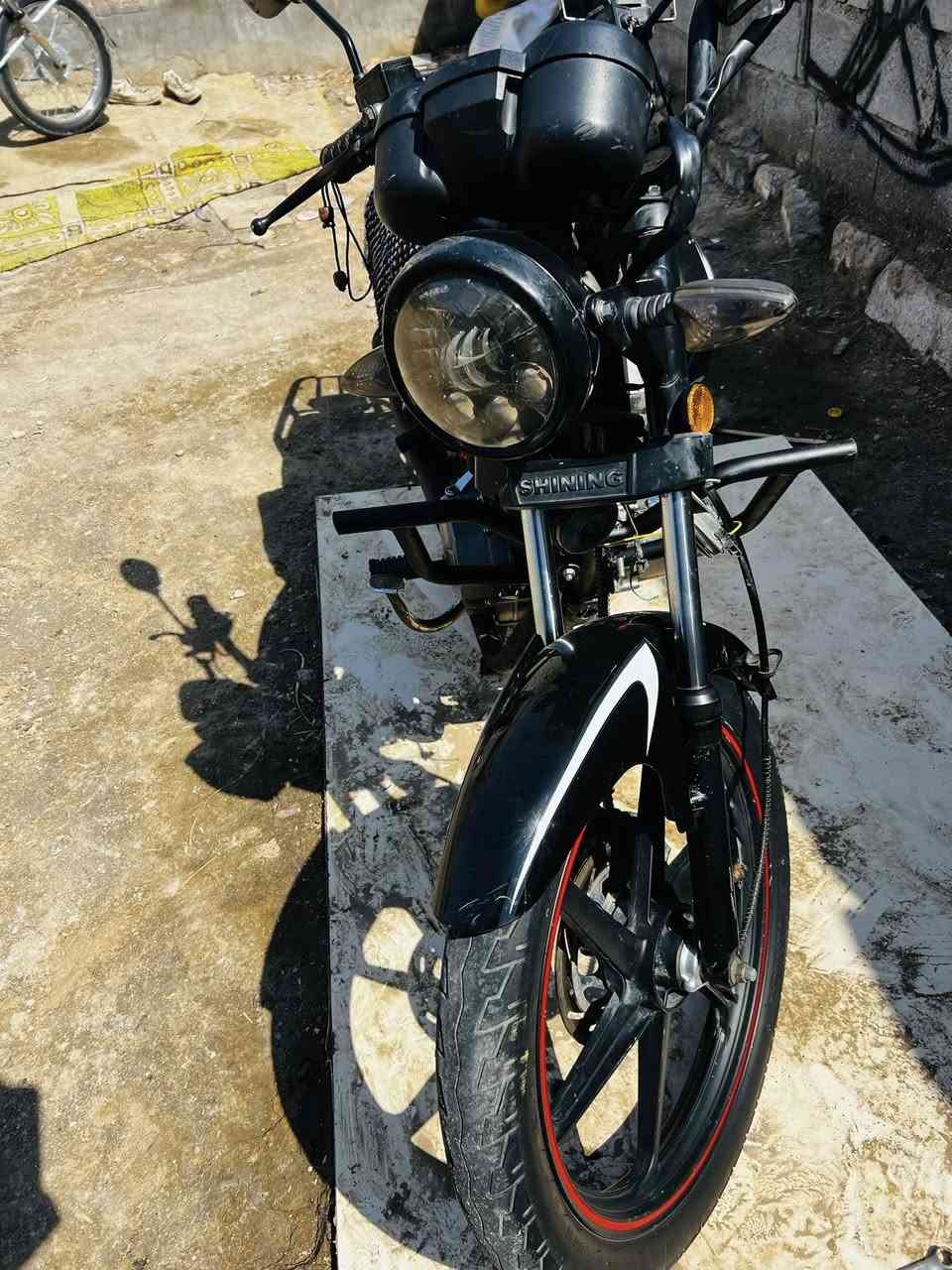 السلام عليكم من رخصت مدير الكروب المحترم  شاينك مديل 2023كفاله عامه رقم وسنويه السنويه عندي اللوحات طالعه بس ما مستلمهن كهربئيات كلها شغاله نكره سلف بس العيب بل كشن عايفها بل بيت والجهال مخربته خوان مكاني كربلاء فريحه بين الجامعه والبانزين خانه والسعر 1600وبيها مجال حك الجيه الشراي يتصل وتساب وفيس موجود ***********
