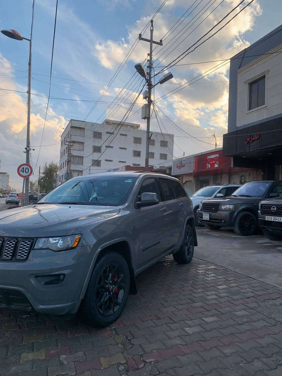 جێپ گڕاند شیڕۆکی 2021 
م / سلایت ، بێ دەبل 
۲ دەرگاو چاملغی پشتی سبوغ 
بێ ناو گرتن بێ ئێڕباگ 
ڕەقەم هەولێر ، ڕەقەمی ڵەگەڵ نیە 
ڕۆیشتن / ٨٤ هەزار میل 
م / V6_ 3,6 کەپس 
نرخ  260 $ أربيل, العراق


**إذا كنت صاحب هذا الإعلان وتريد حذفه لأي سبب، رجاءا أرسل رسالة إلى الدعم الفني**