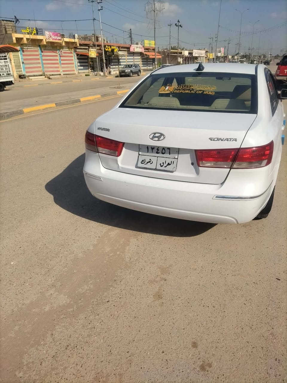 السلام عليكم 
سوناتا ٢٠٠٩ وارد خليجي رقم شمالي محرك٢٠٠٠
تبديل قطعتين فقط سياره حلوه والسونار
موجود بالصور تخم تاير حداديه جديده صدر 
جديد للاستفسار اكثر للاتصال بالرقم *********** ..***********
واسط الزبيديه
