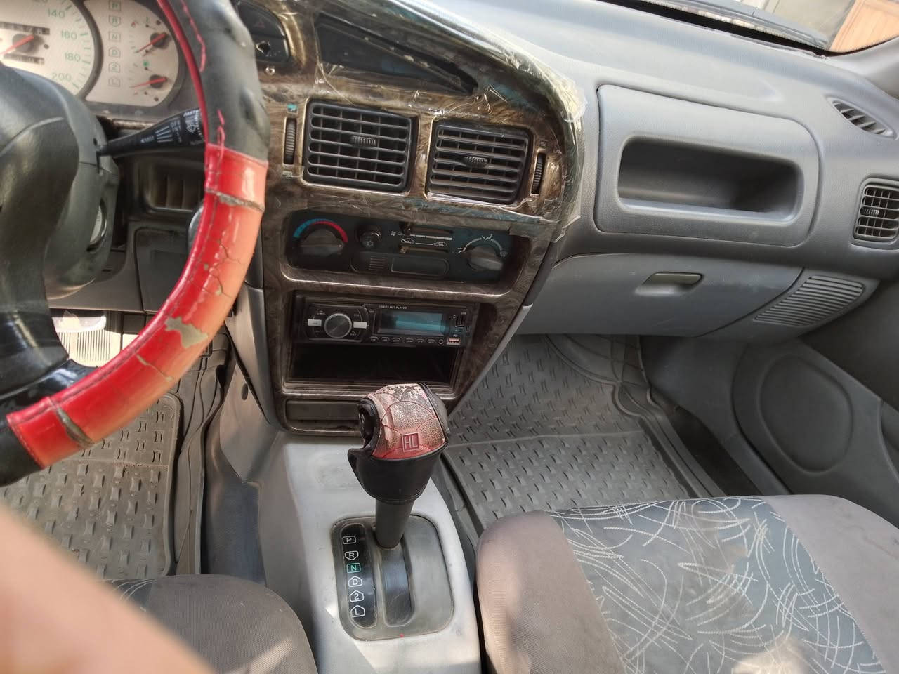 السلام عليكم بروتون موديل 2004 رقم انكليزي بسمي كير مكينه خير من الله تخم تاير صدر امامي خلفي السياره بيه قطع صبغ ابيعه حزام مصبوغه الستفسار  السعر50 وبيه مجال قليل حك الجيه ؟***********/***********علي ابو سيف
