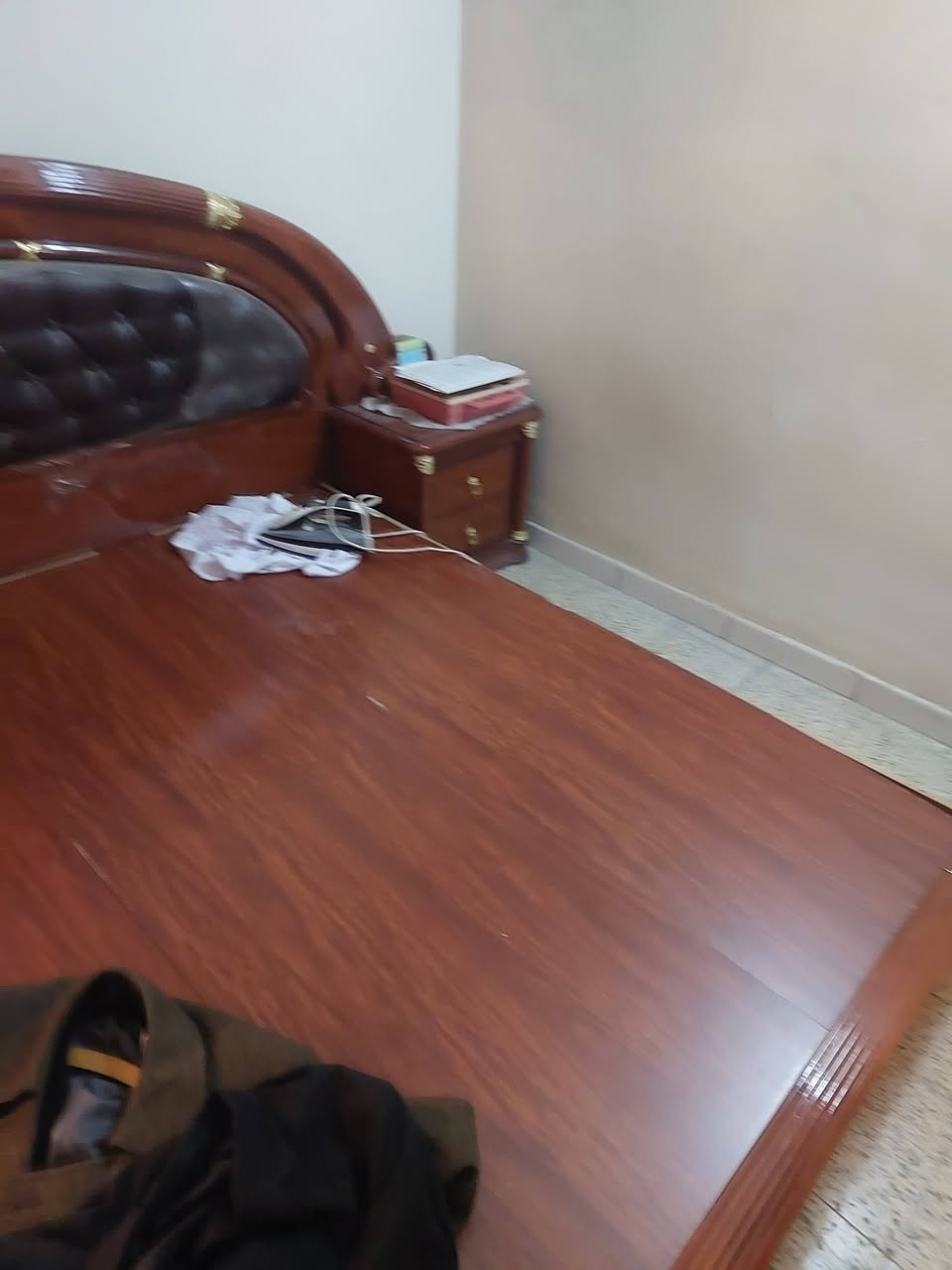 غرف لبيع كركوك جديد نضيف ٢٠٠الف بي مجال ***********و***********
