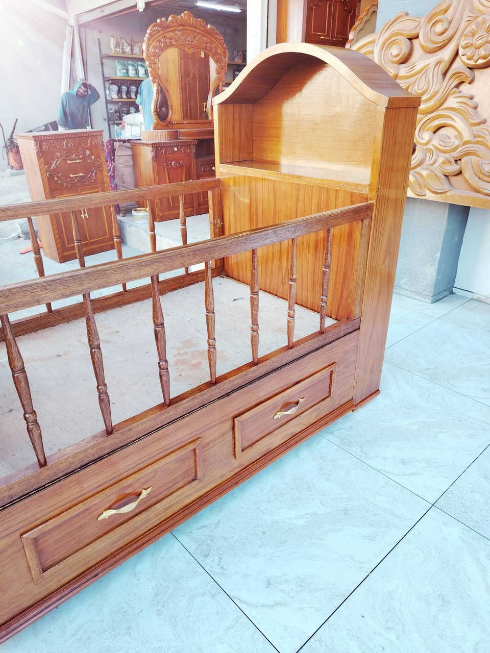 السلام عليكم✋ 
عرض خاص بس 100 الف🔒 
توفر لدينا من جديد تخت طفل شغل درجه اولى توصي نظافه 💯 💯
للاستفسار وتساب *********** مباشر ***********🌼 
ومستعدون لشراء الغرف النوم المستعمله و الكناتير 🌿
