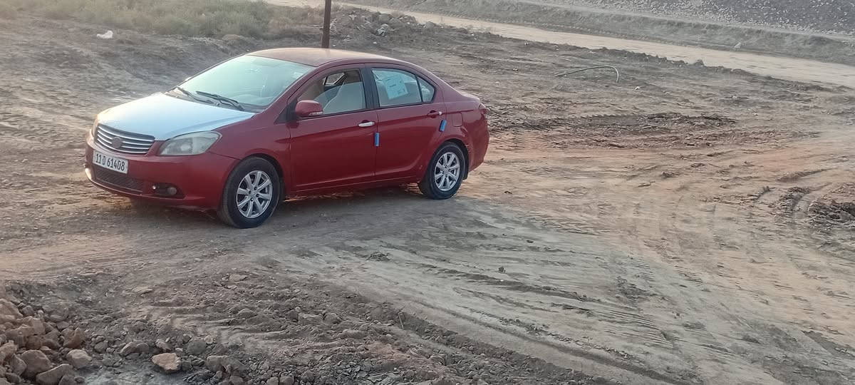 من رخصه الادمن فولكس ٢٠١١ رقم بغداد انكليزي تحويل مباشر كير عادي مكينه وكير كفاله تبريد تدفئه كهربائيات كلها شغاله جام يصعد ينزل تايرات وسط صبغ قطعتين اثر جرد مكفوله من الضربه سنويهةمجدده السعر ٤٥ وبيها مجال الشراي خاص او واتساب او *********** المسيب / السده قرب الفراشه
