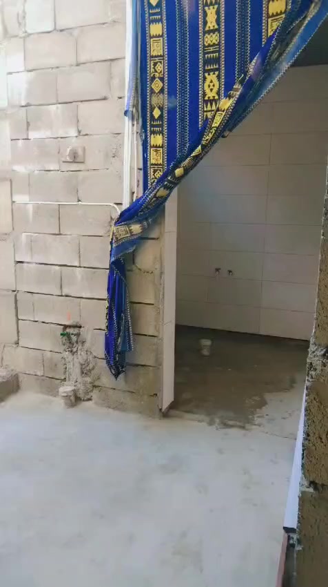 بيت للبيع 200متر طابق واحد جاهز زراعي قرار 25 خدمات كاملة ماء وكهرباء وتبليط منطقة حلوه ومرتبه حي الملايين يرهم نقد ويرهم معارض في بيت في حي العبور البيت شبه كامل نقص ارضيات ولبخ جص للاستفسار الاتصال على الرقم التالي ***********
