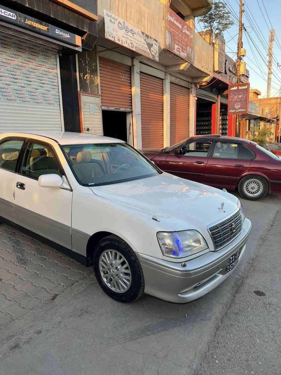 ‎مەلیکە موس ڤیڤیتی ٢٠٠١ یەک دوگمە بۆ فرۆشتن یان گۆڕینەوە بە شتێک بە دڵم بێت
‎داشبوڵ سەر و بن نەجەف 
‎گێڕ و مەکینەی بەشەرت 
‎هایدرۆلیکی گێڕی گۆڕاوە 
‎بەنسی تازەیە 
‎پاتری تازەیە 
‎کارەبایی و تەبریدو گەرمی بەشەرت 
‎زۆر مەزبوتە چرکەی تیا نیە 
‎تەقەو ڕەقەی نیە 
‎تایە و ویلی لۆک 
‎یەک دینار مەسرەفی تیا نیە 
تەنها یەک پەڵەی دەرگای دوای سایەق بۆیاخە
‎ئەگەر موشتەریت تەلەفون بکە سەیارە با نامەو مەسنجەر ناکڕێ 
نرخی : ٥٣ و معامەلە
‎ئەدمینی ❤️
***********
***********
