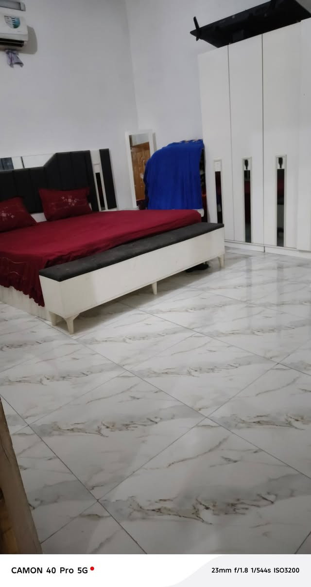 السلام عليكم ورحمه الله بيت للبيع المساحه 125متر صاله 7متر مطبيخ 7مترغرفه 5/4 زراع 117بدون درج السعر 85 وبي مجال هاتف ***********ابو ستار العبيدات شارع الزوراء زعفرانيه
