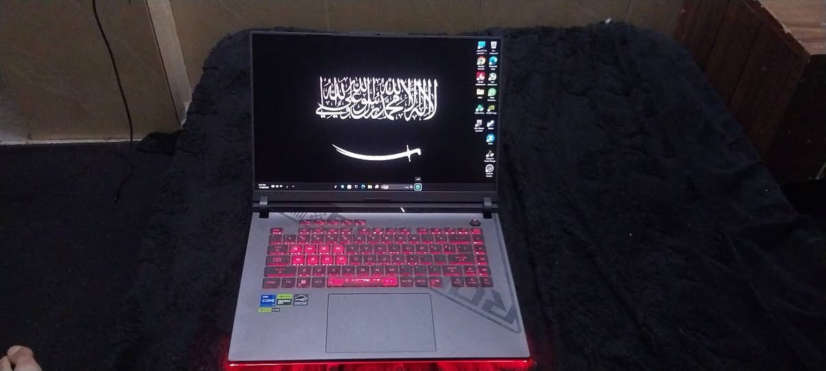 السلام عليكم
لابتوب ROG STRIX G16 نضافة 100%

Intel Core i7-13650HX
الأنوية: 14 نواة
المسارات: 20 Thread 
التردد: 5.0GHz 
وحش بالمعنى الحرفي 

الرامات 16GB النوع DDR5
السرعة : 4800 MHz

كرت الشاشه RTX 4060 8GB V RAM
ياكل الألعاب وهو حاط رجل على رجل 

حجم الشاشة 16inch 
سرعة 165 هيرتز

تخزين 1تيرا M.2 

كيبورد مكيانيكل 
ماوس اسوس روج الأصلي 
مع جميع الكراتين الي جتي وياه 
للبيع بسعر مليون وتلثميه وخميس 
*********** متوفر واتساب 
مكاني بغداد ويتوفر توصيل
