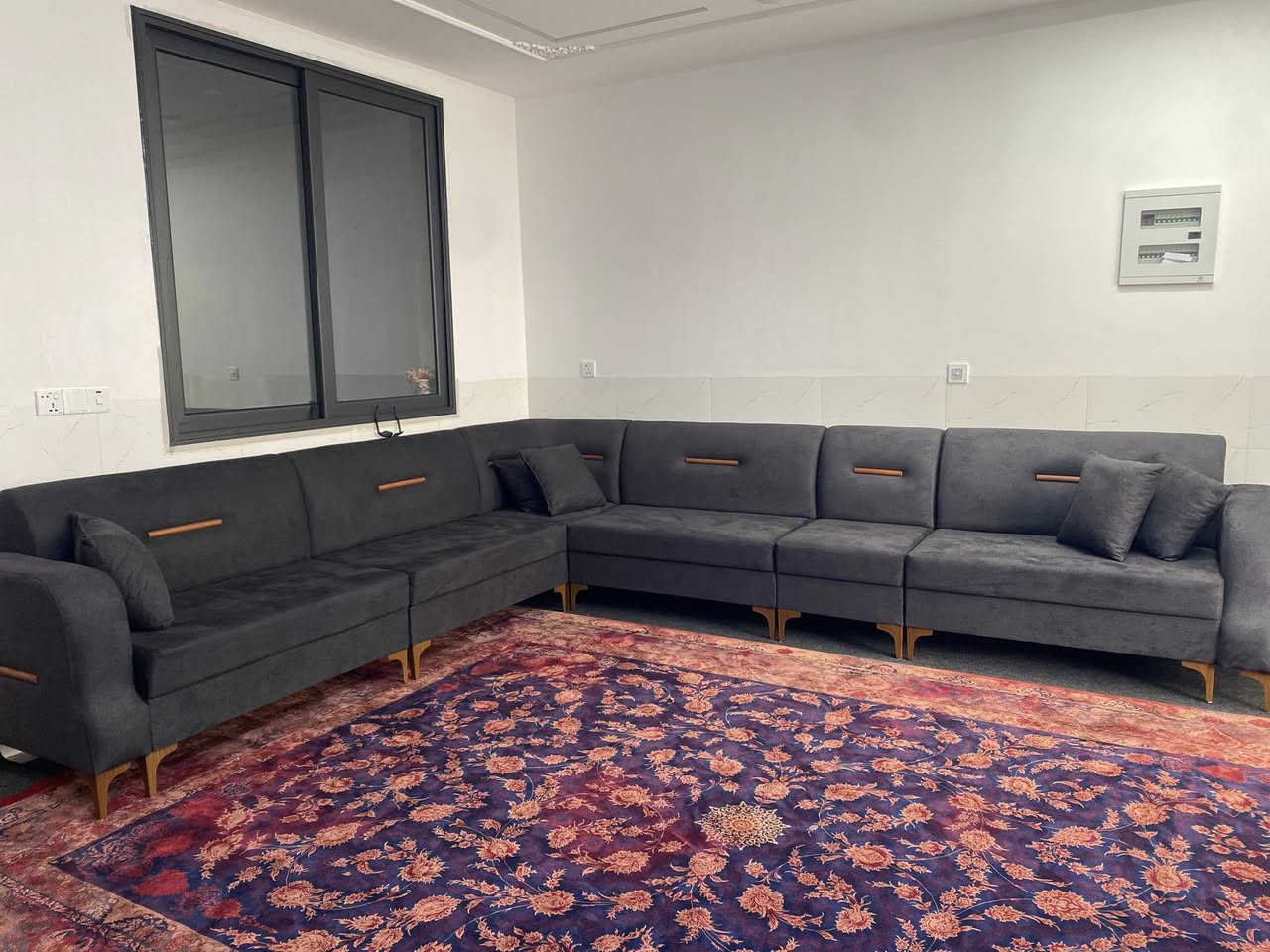 تاقم L بؤ فرؤشتت   لؤك ده ستي دوو نيه نرخي داشكنرا  ٤٦٠ هه زار شوين رانيه


**إذا كنت صاحب هذا الإعلان وتريد حذفه لأي سبب، رجاءا أرسل رسالة إلى الدعم الفني**