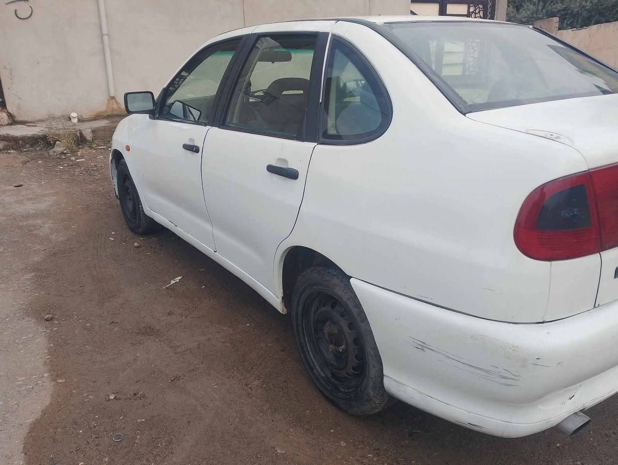 سيات 94 صبغ عام محرك 08 معمر جديد.  بيع او مراوس
بسمي كابون بيها السعر 20

***********
