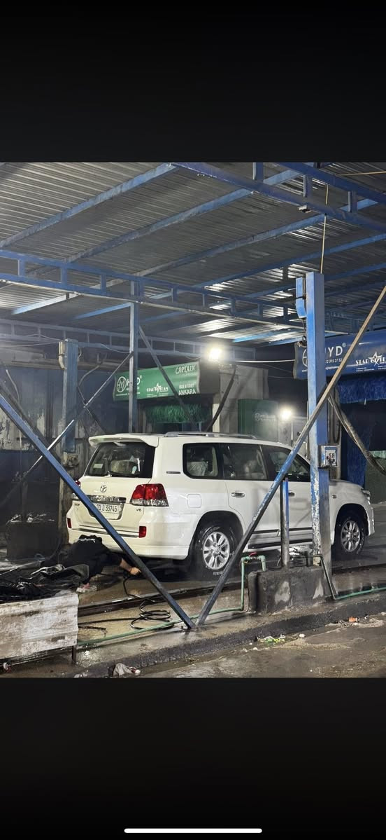 سلام عليكم 
لاندكروز 2010
فول مواصفات رقم بغداد بأسمي
مكفوله فقط بيها ثنين بوارد
293
***********
