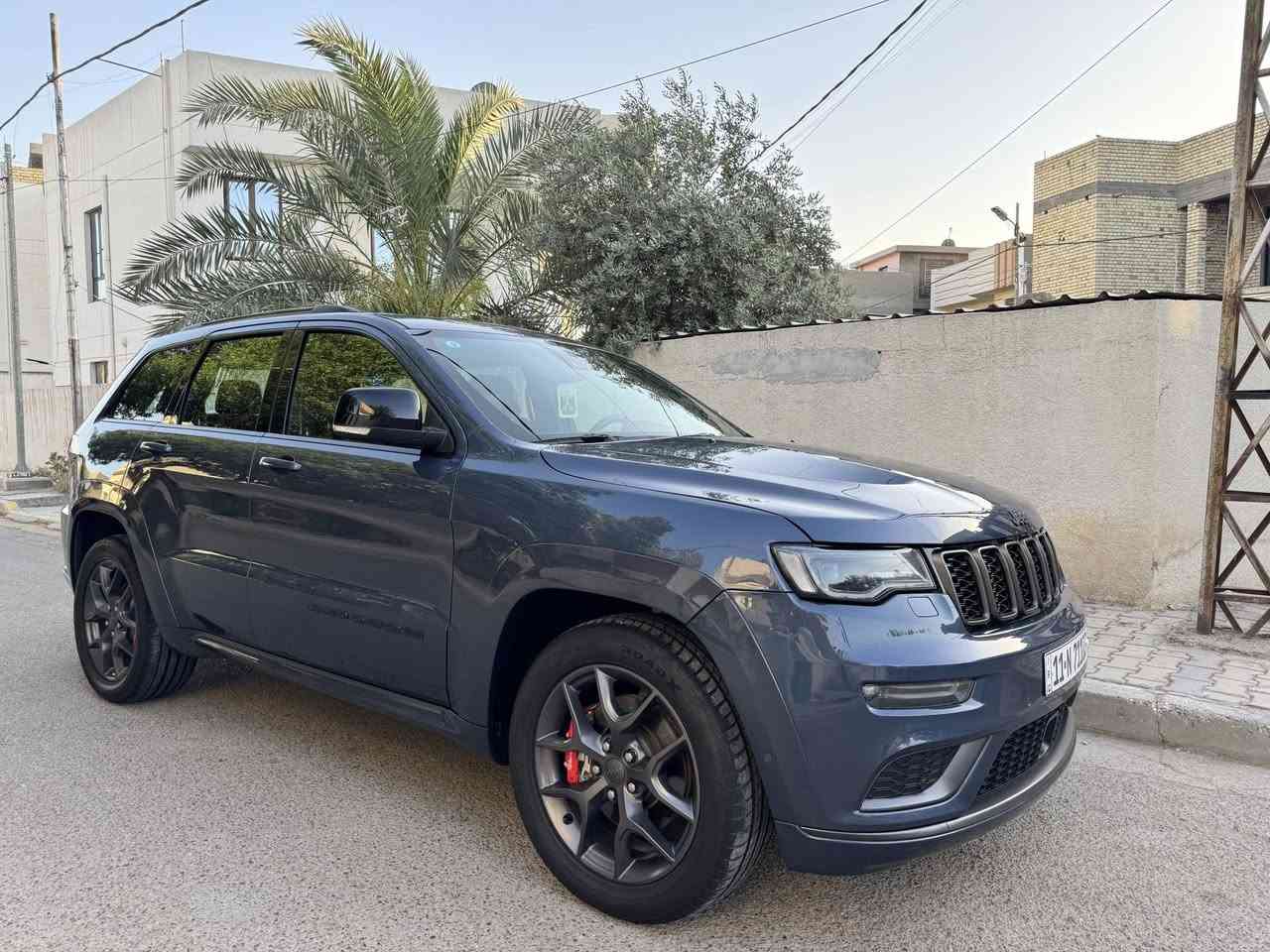 جيب شيروكي موديل ٢٠٢٠ فئة / S فول موصفات رادار امامي ماشية 60 الف مايل مكفوله من الصبغ والتبديل فقط بارد بالجاملغ الامامي الايمن مقدار اصبع مكان السياره بغداد للسعر وتفاصيل اكثر الاتصال رقم موبايل ***********
