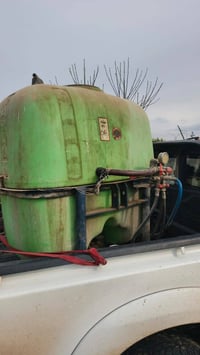 للبيع مرشة 400ليتر 07514428320