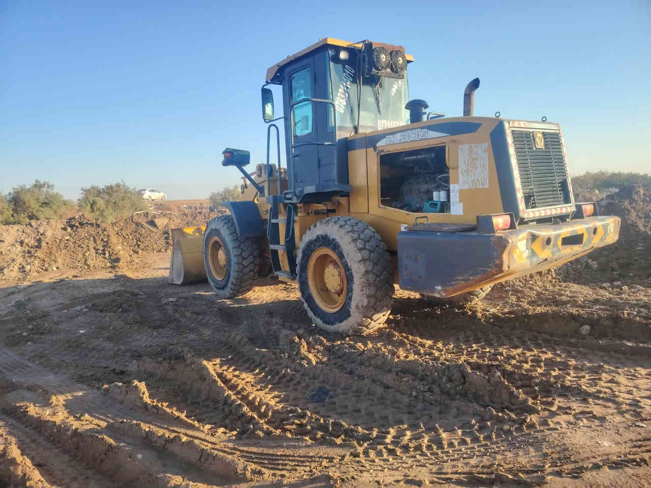 زت يل البيع موديل 15 تخم تاير
سنويه ال 28 مكان واسط ورقمه واسط المكينه حله من صوره بيه نقص بس ربل بوش تعبر ماي عل مكينه تواصل ***********
