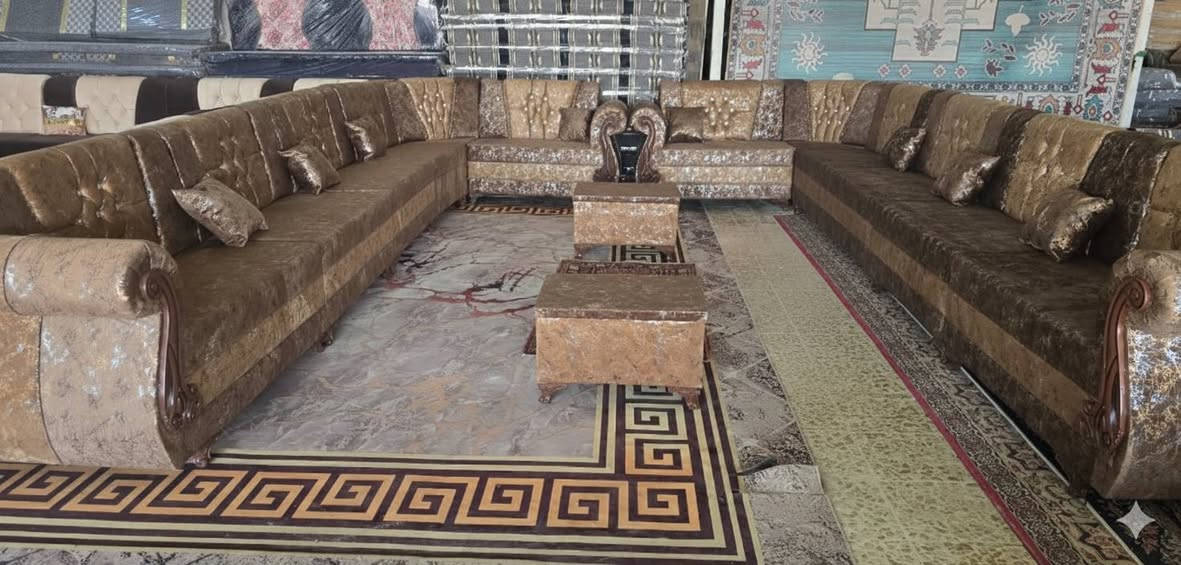 تخم ديوان 13 متر ونص وياه 2طبلات و8كوشات هديه 22نفر للبيع بالنقد والأقصاد 
العنوان نجف حي الرحمه شارع عشرين مجمع العائله او مجمع ابو محمد ***********
