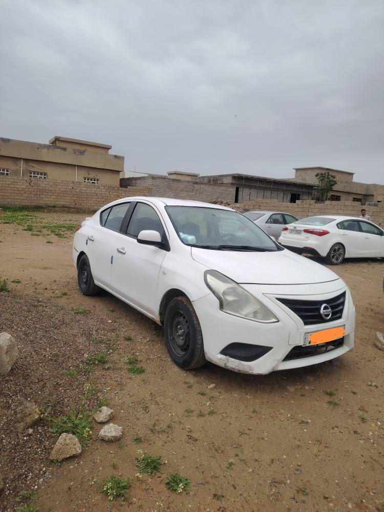 نيسان صني هندي موديل 2015 
سياره بأسمي رقم  اربيل انكليزي 
موجود بيه كوبون بانزين 
گير ومحرك شرط
   4 تايرات جديده قبل كم يوم بدلتهن
ضرر سياره ثلاث قطع سياره واكفه كدام باب بيتي واجه سياره ضريه من خلف  وكم مكان بارد فقط اتشوفه سونار كدامك عزيزي وياها هديه دعاميتين الامامي والخلف  مشتريهن بعدني ماشادهن 

السعر 88 ورقه وبيه مجال بسيط اتصال ع رقم او مراسله واتساب فقط ماجاوب خاص ماسنجر ماعندي
 *********** كركوك, العراق
