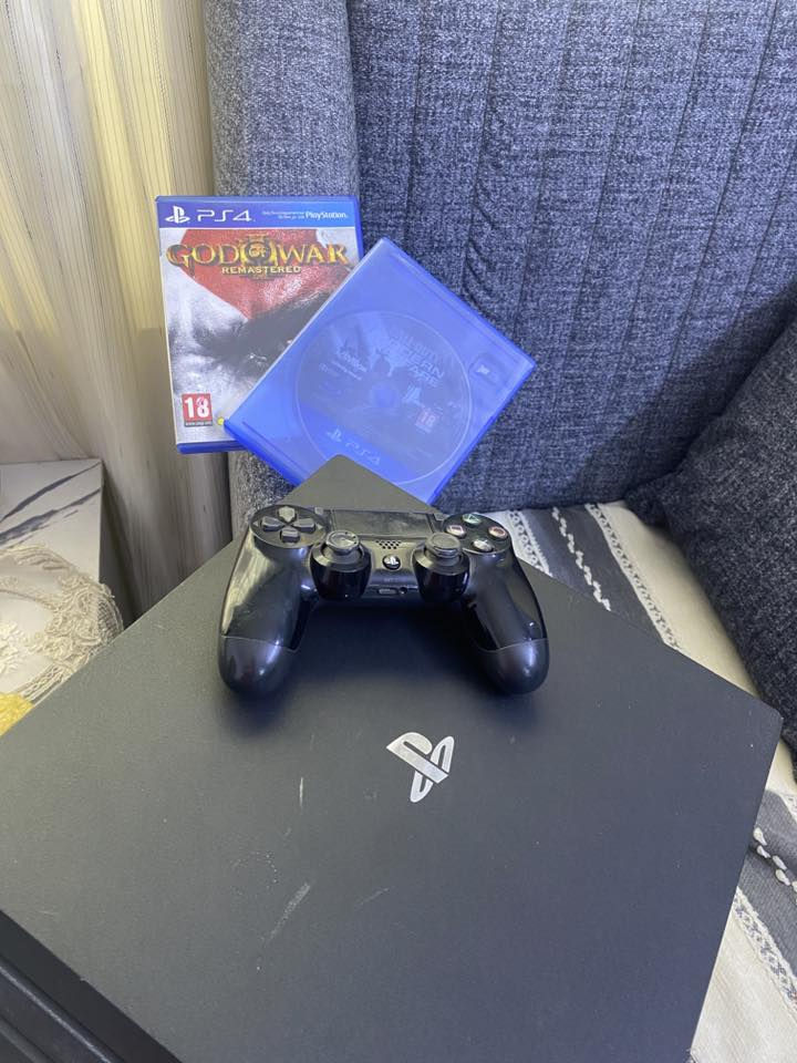 بلي 4 برو
كامل الملحقات
ذاكرة 1 تيرا
جهاز نظيف
مع الجويستك الاصلي و قرصين
God of war 3
Call of duty modern warfare
للإستفسار 
***********
