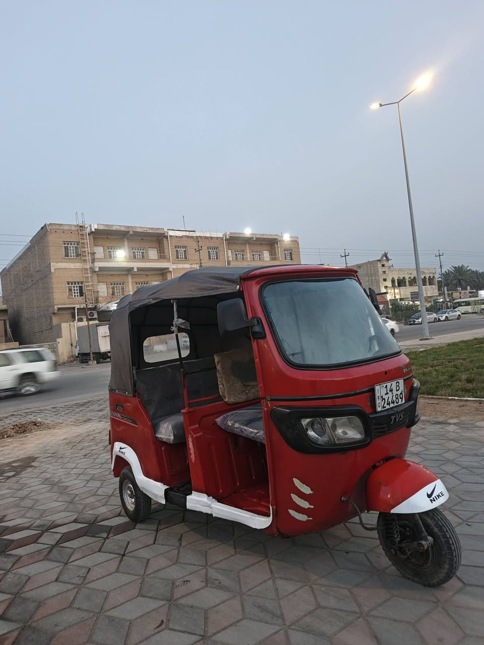 السلام عليكم تكتك البيع مديل 18 تكتك جاهزه كلشي ماناقصه تكتك رقم وسنويه السعر 4و 500 وبيه مجال مكان البصره الحيانيه شارع 60📍
وهاذ رقمي ***********
 تكتك رقم وسنويه�
