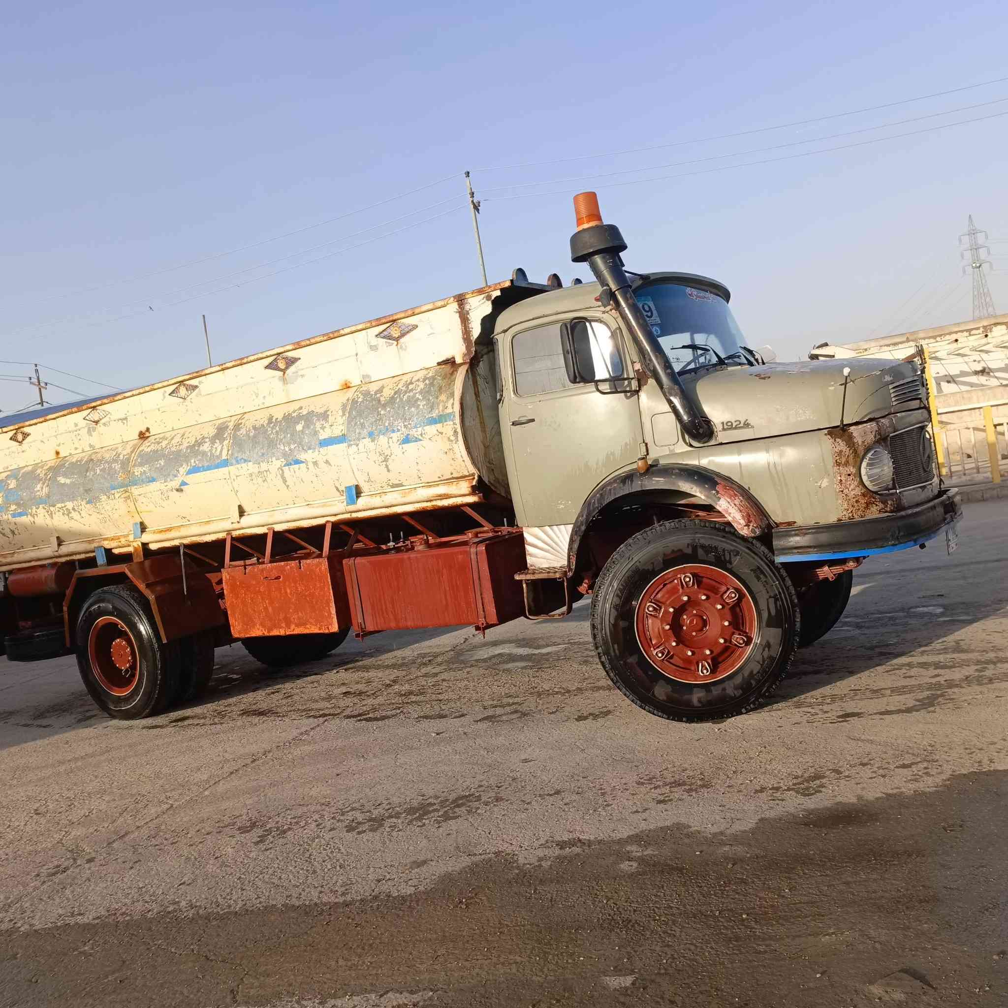 نعيد نشر بسبب الوعوعد لكاذبه موديل 80 قجم للبيع كير اكسن محرك قماره بس صبع مصبوقه عام عل شرط تانكي***********
