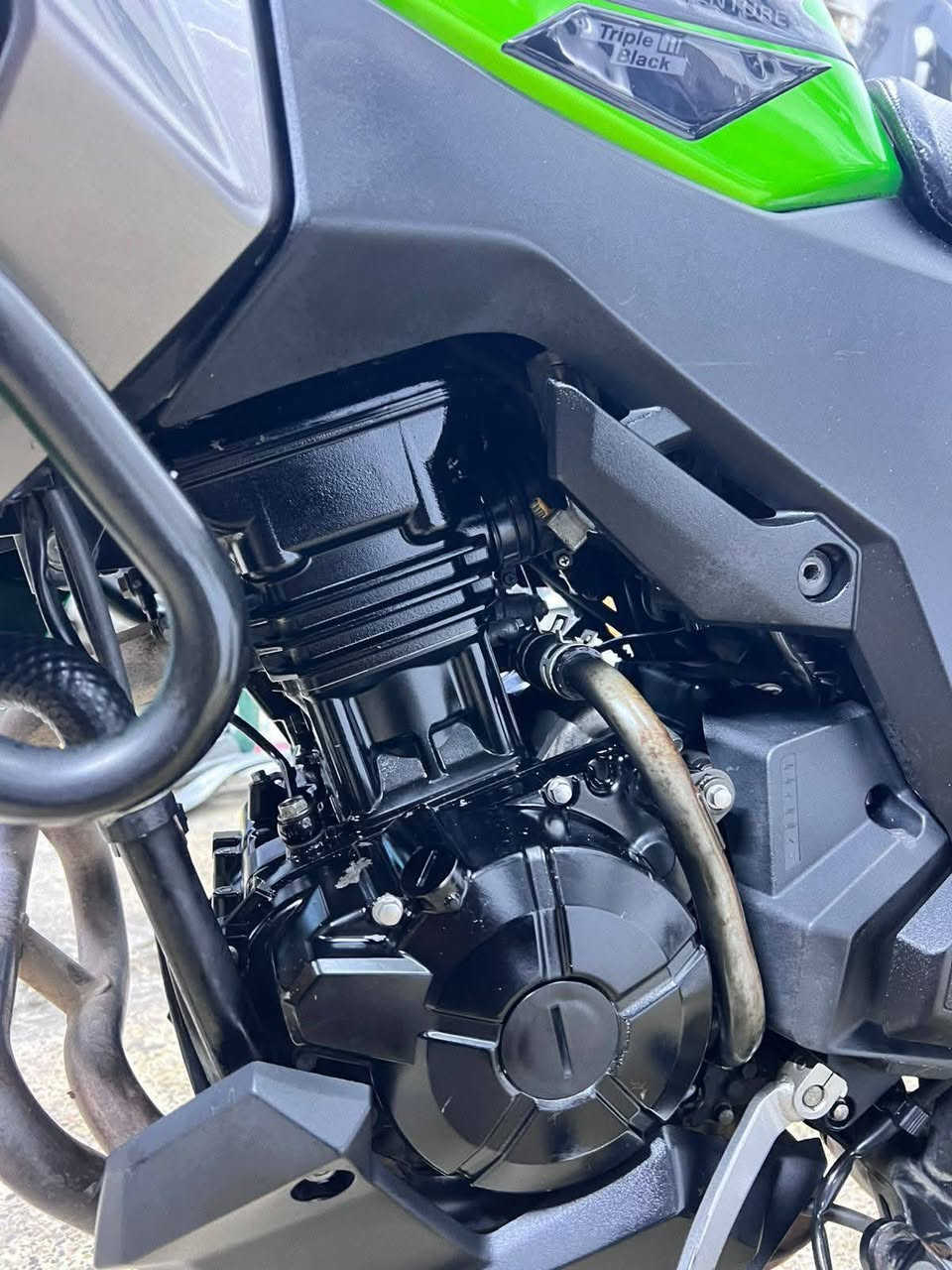 Kawasaki Versys X300
كاوسكي2020 سياحي كفاله عامه ماشيه 28km
اي بي اس تدفئه شاحنه كامرات بلوجكترات 
صناديق الدراجه بحالة الوكاله 
بغداد الجديدة ***********

