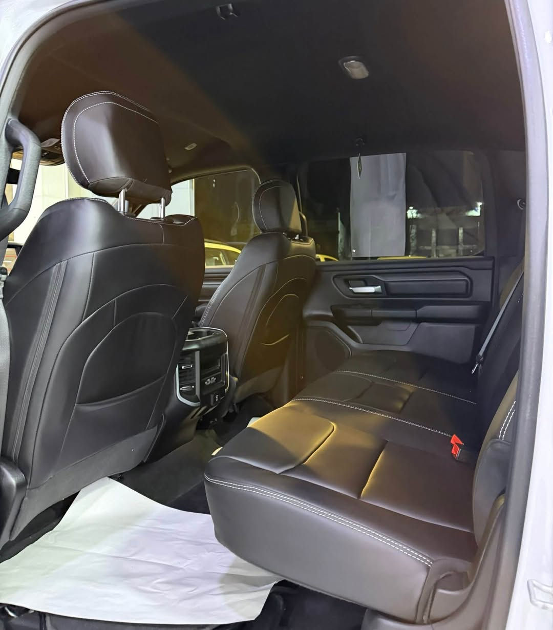Dodge Ram 
2024 BigHorn
V8 - 5.7L - 4x4 

بسمە و شغال
شاشە و کامیرە
لایت لید
کوشینات جلد 
کوشینات هیتر
سوکان هیتر
باب طویل
بودی قصیر
دبل اکسل
رادار
ئوتو ستوب
ویل ٢٠

42.000 mile
3 قطعە صبغ
سعر 270 ورقە

***********
***********
